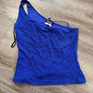 Byer-too y2k going out top